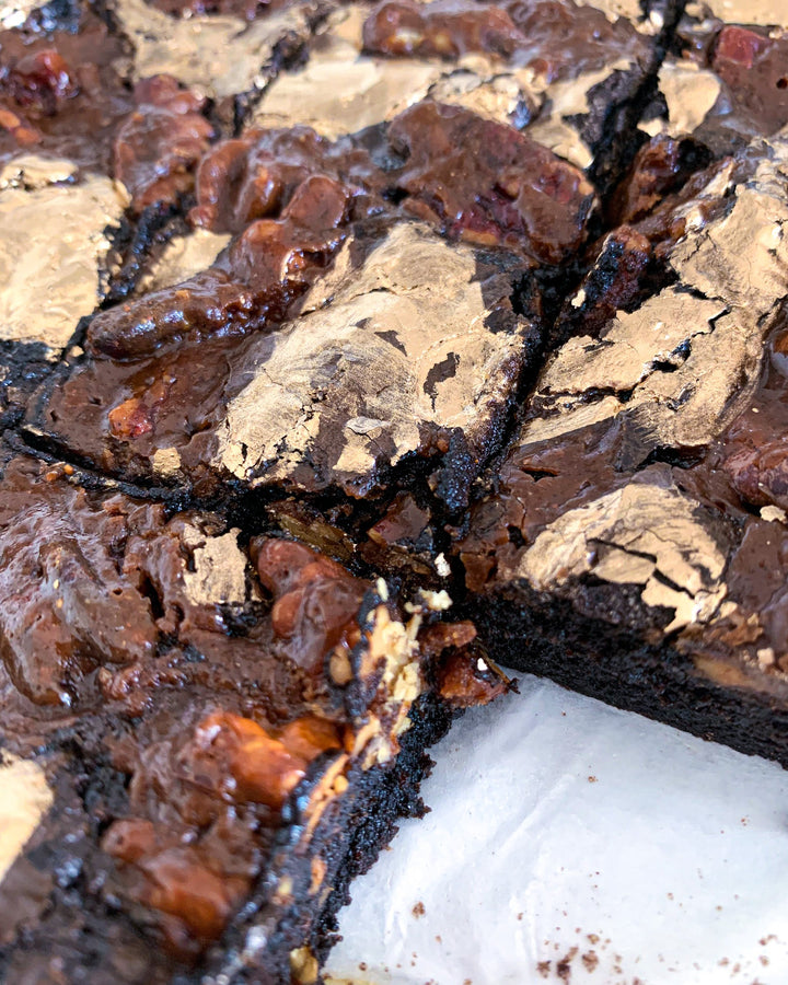 Cosy Bea Autumn Indulgence Brownie Tin