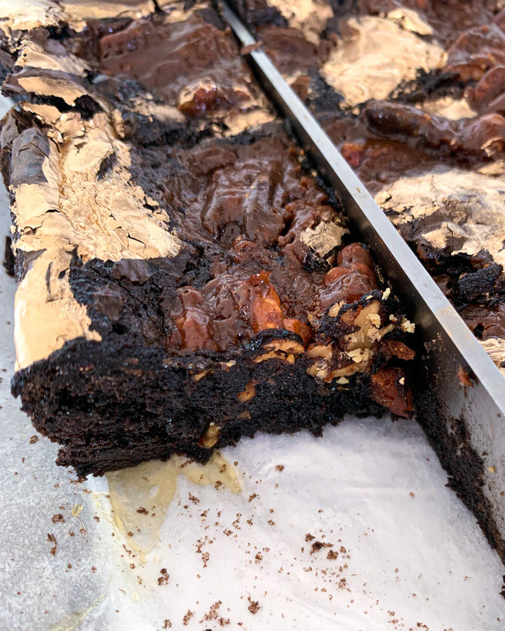 Cosy Bea Autumn Indulgence Brownie Tin