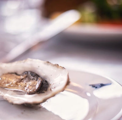 Oysters and Paired d-Drinks for 2 on a Barge E-voucher