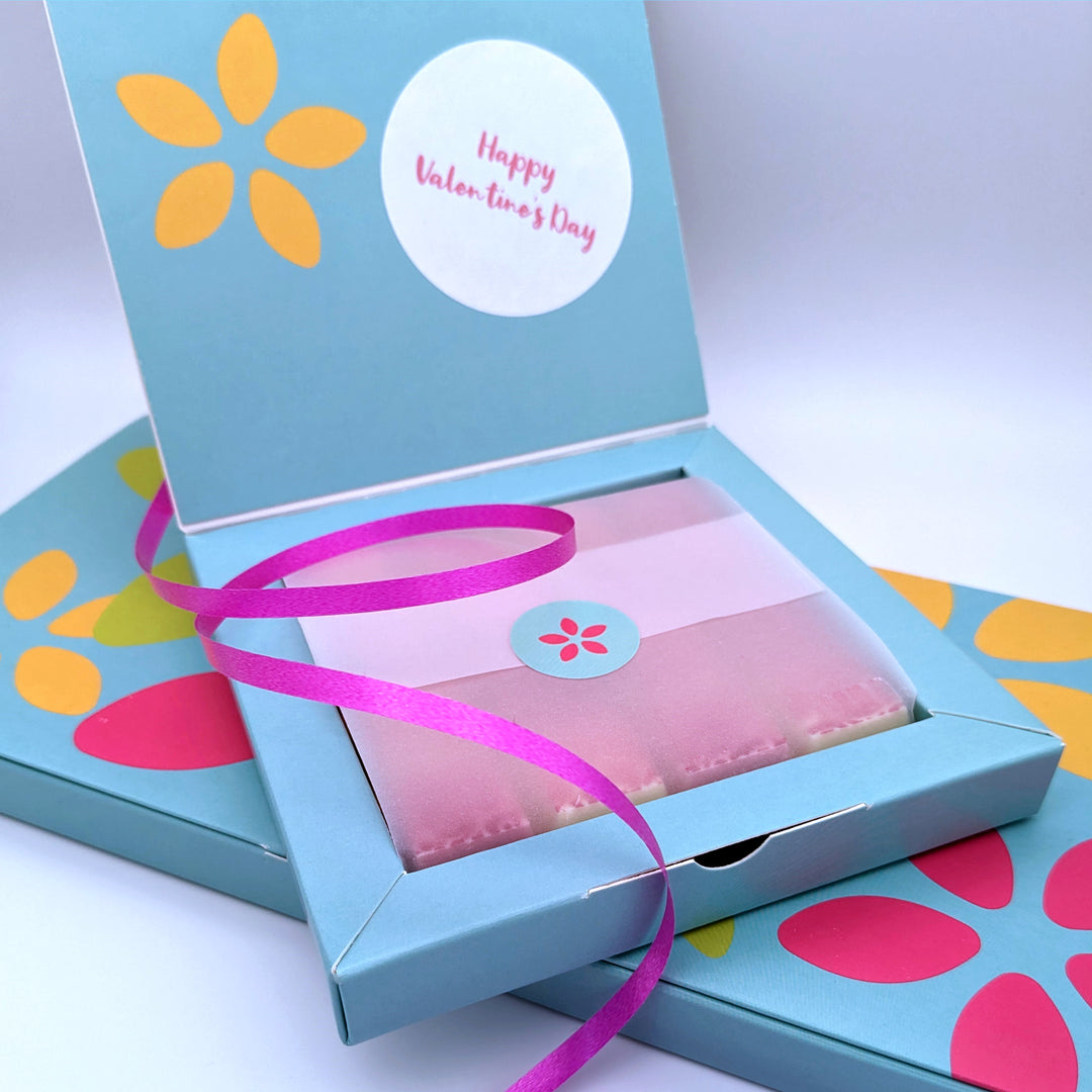 White & Strawberry Chocolate Rose Box