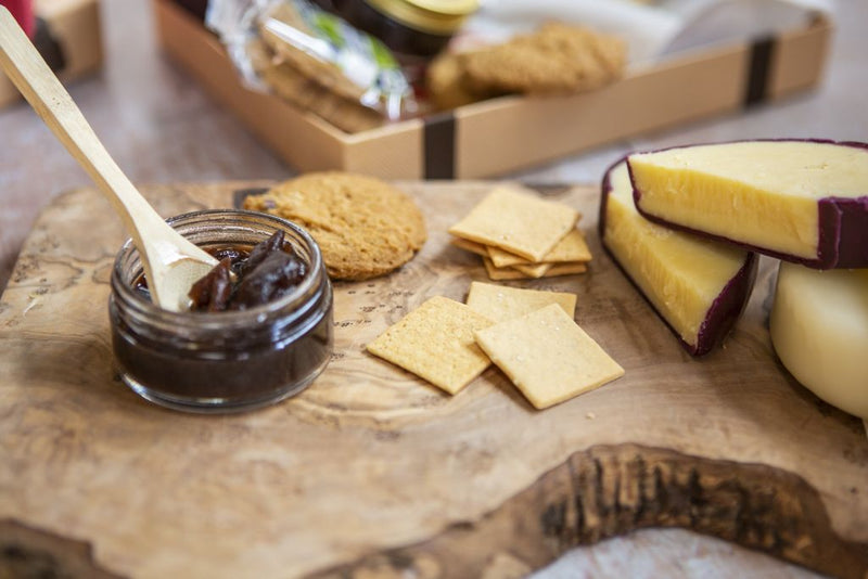Cheese & Biscuit Delight Hamper