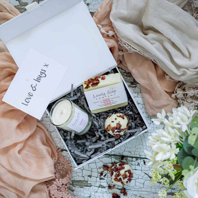 Love & Hugs Pamper Box - Personalised Pamper Gift - Hug in a Box Bath Gift - Relaxing Bath Set
