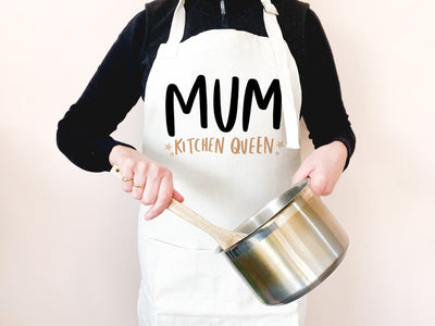 Kitchen Apron Mother's Day Gift Mum Cooking Baking reads 'Mum Kitchen Queen'